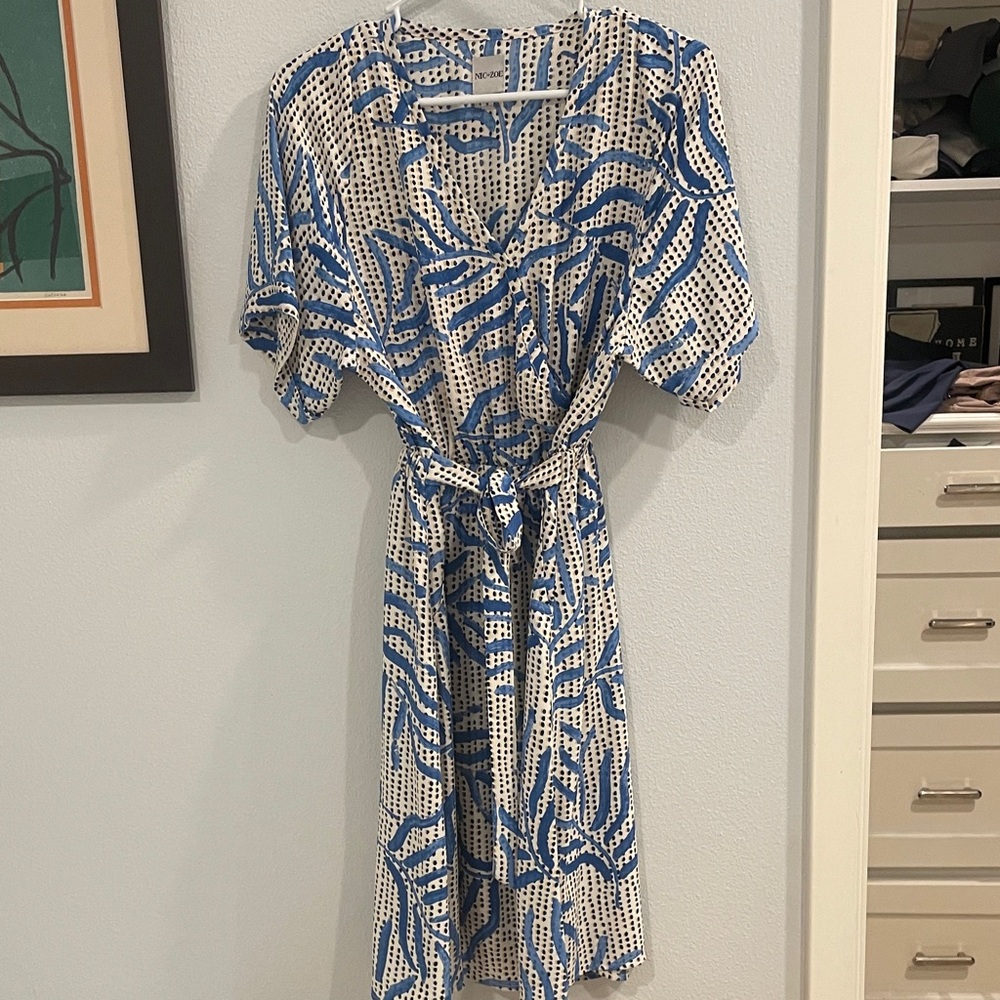 NIC+ZOE Blue and Cream Patterned Fabric